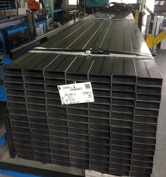 スチール 角パイプ 70ｘ25ｘ1.6 の丸鋸切断
